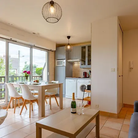 Appartement Le Surcouf-3 By Interhome Cabourg